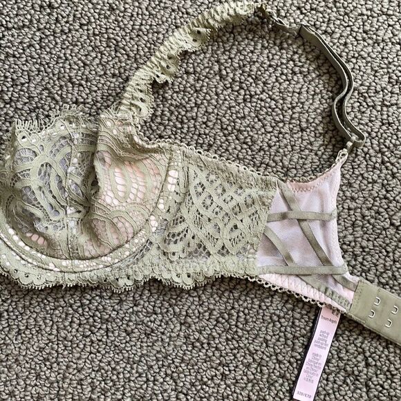 Victoria’s Secret Dream Angels Push Up Bra - Picture 1 of 6
